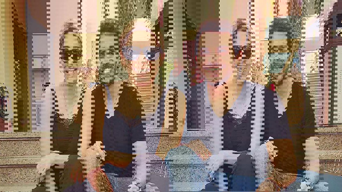 مي حلمي تساند زوجها محمد رشاد بعد تهديده بالحبس والحجز على منزله