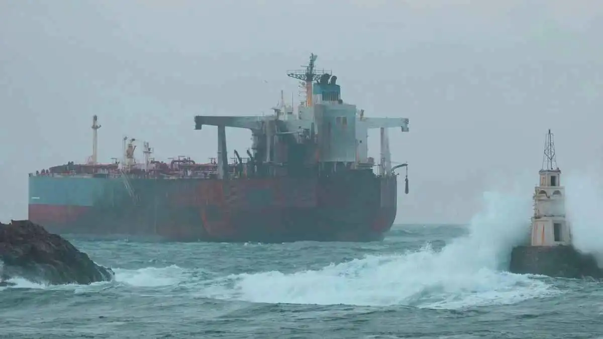 حرب السفن تتأجج.. هل نقلت أوكرانيا الصراع إلى مياه البحر الأسود؟