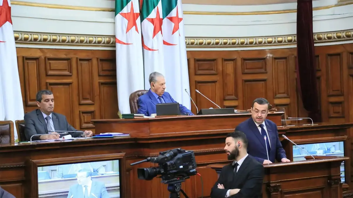  قانون للإعلام يتضمّن عقوبات جديدة أمام مجلس الأمة الجزائري