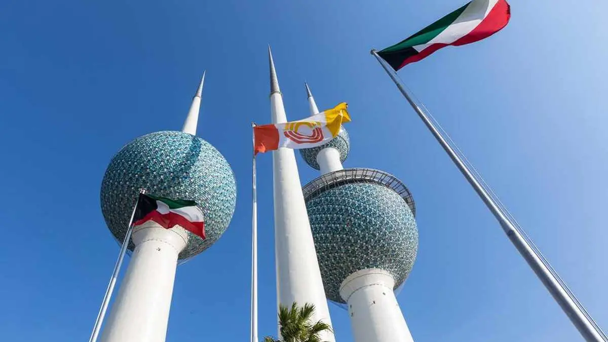 لماذا خفضت "موديز" التصنيف الائتماني السيادي للكويت؟