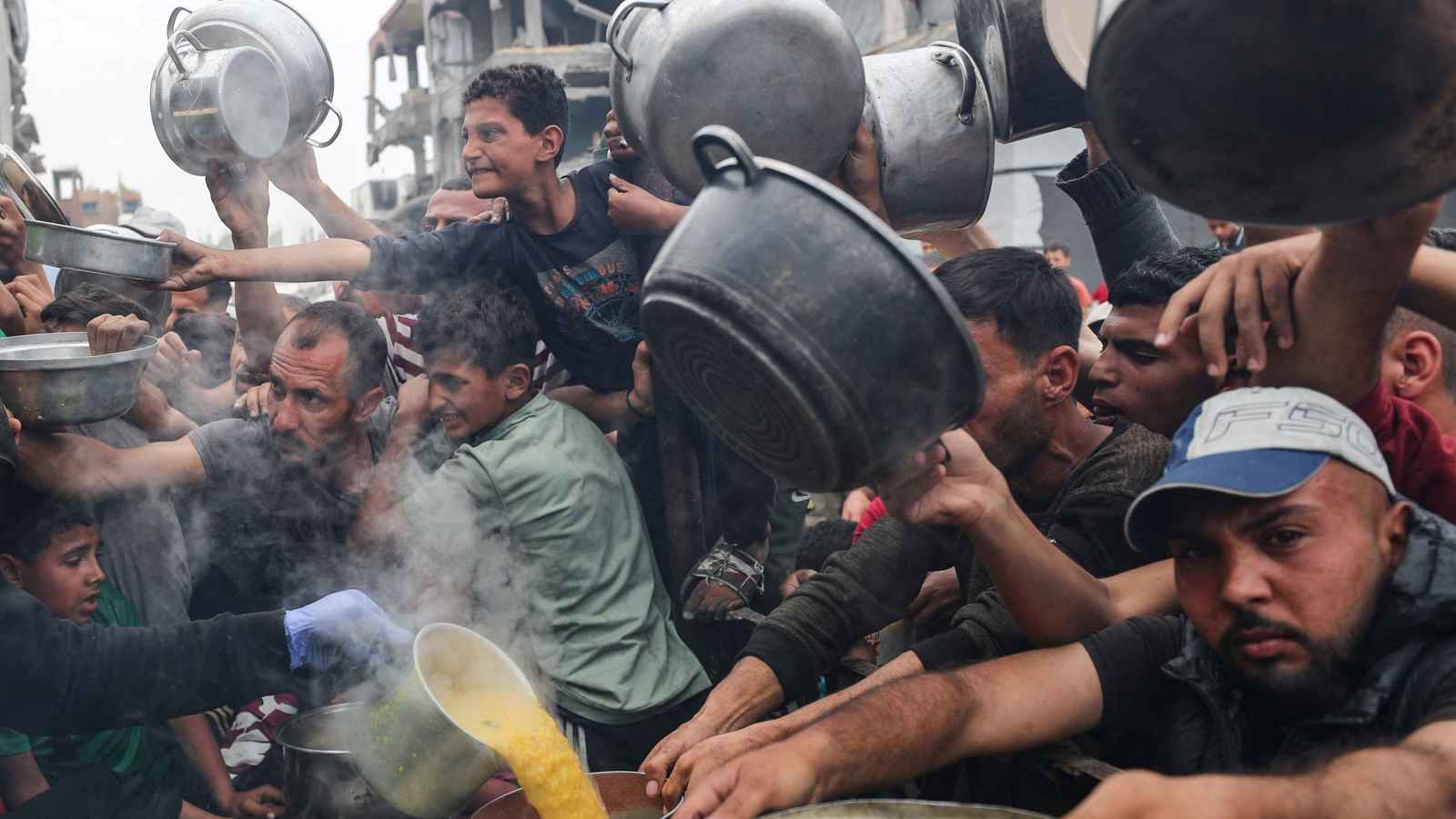 الصليب الأحمر: تجدد الحرب في غزة أطلق "شرارة جحيم"