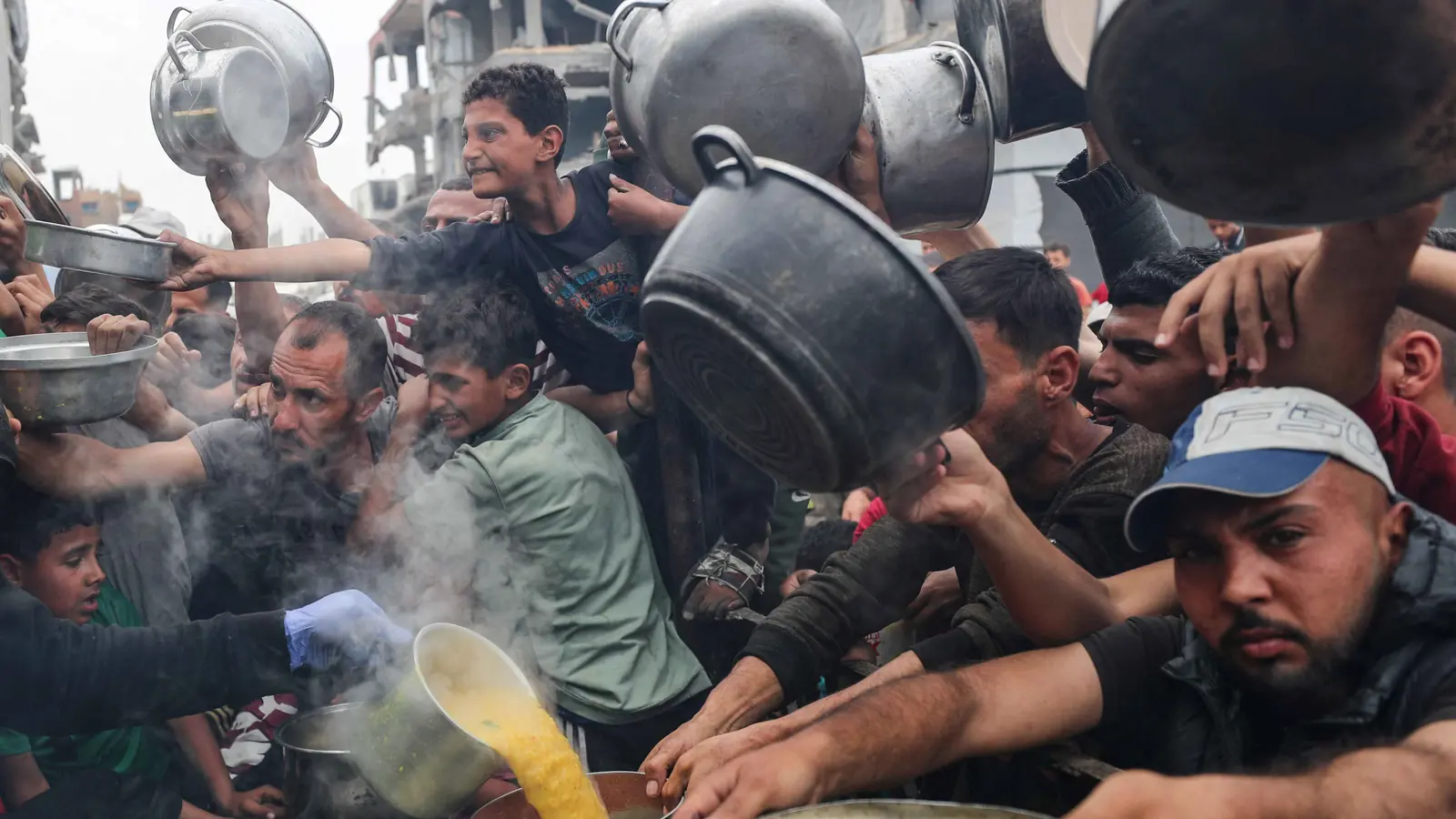 الصليب الأحمر: تجدد الحرب في غزة أطلق "شرارة جحيم"