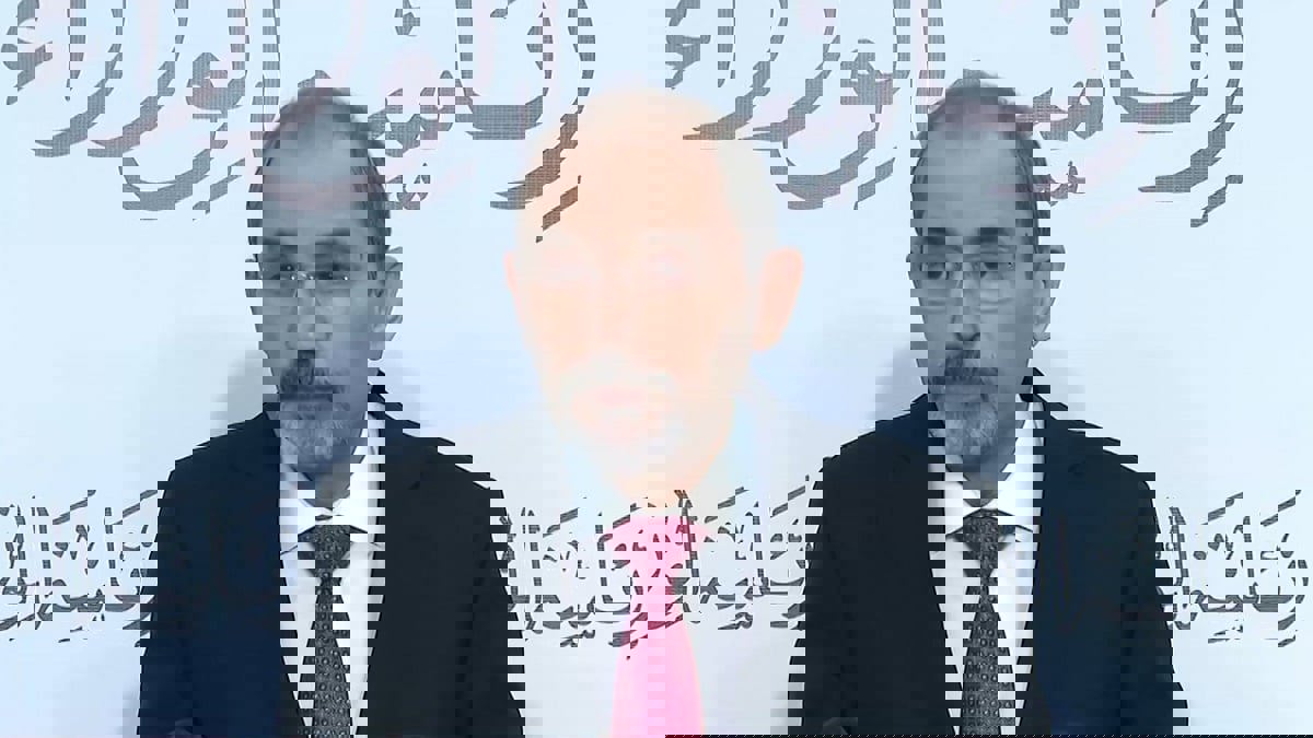 زعمت "تعثر الوساطة بسبب تسجيل مسرب للأمير حمزة".. خطأ في ترجمة تصريحات الصفدي يثير جدلا في الأردن