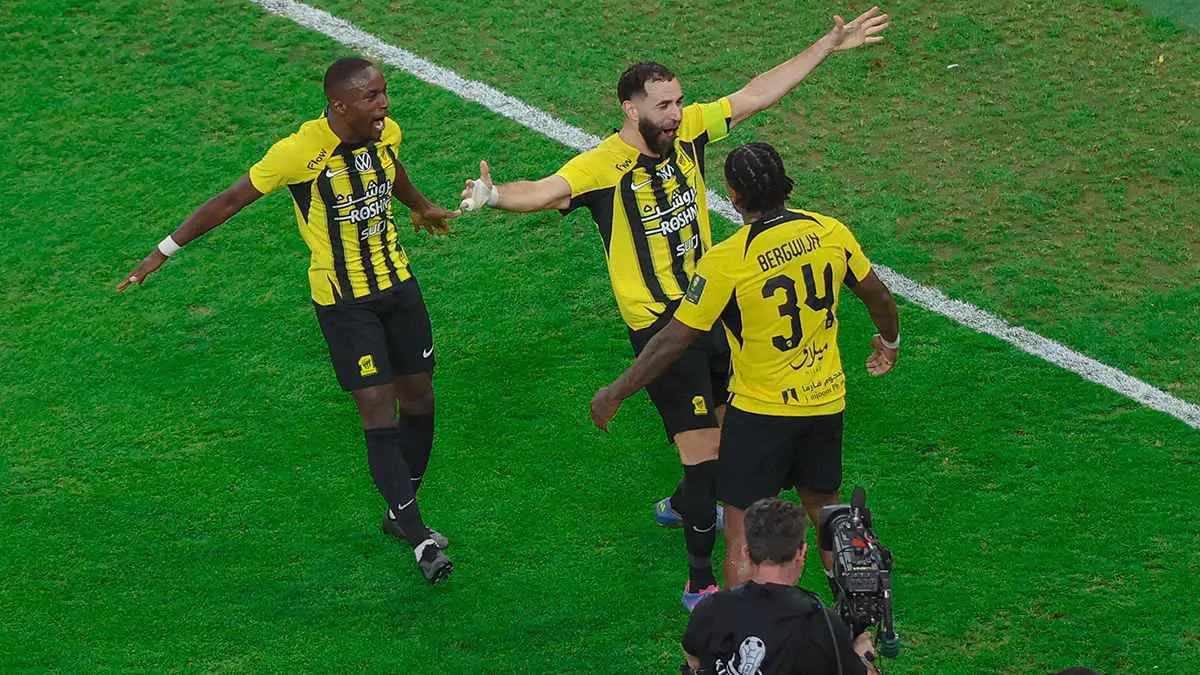 مطالبات صادمة برحيل بنزيما وكانتي عن الاتحاد السعودي (فيديو)