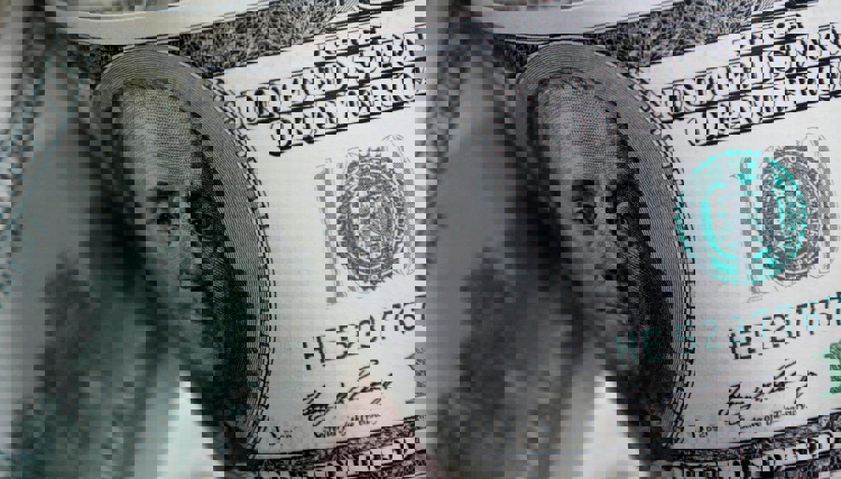  أكبر تراجع أسبوعي للدولار مع انحسار التضخم الأمريكي