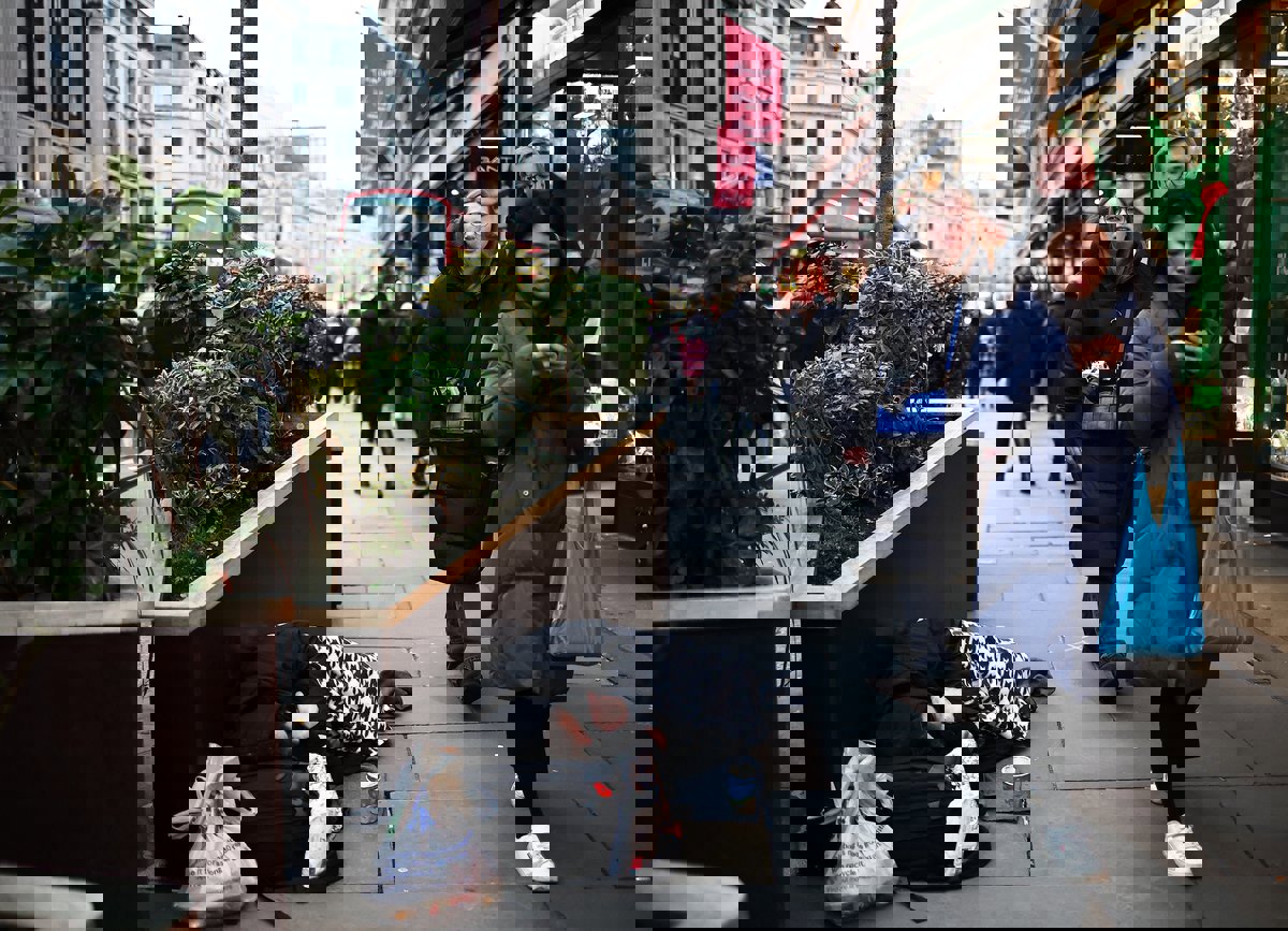 أكثر من 300 ألف أسرة بريطانية تعيش تحت خط الفقر 