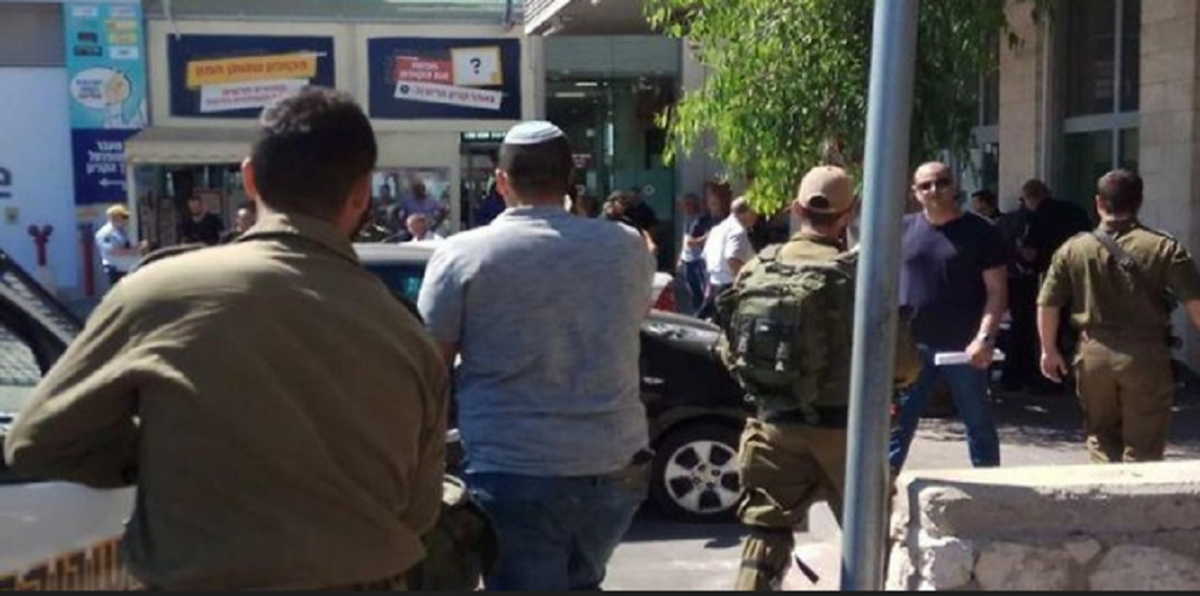 بالفيديو.. استشهاد فلسطيني برصاص الجيش الإسرائيلي إثر تنفيذه عملية طعن بالضفة الغربية