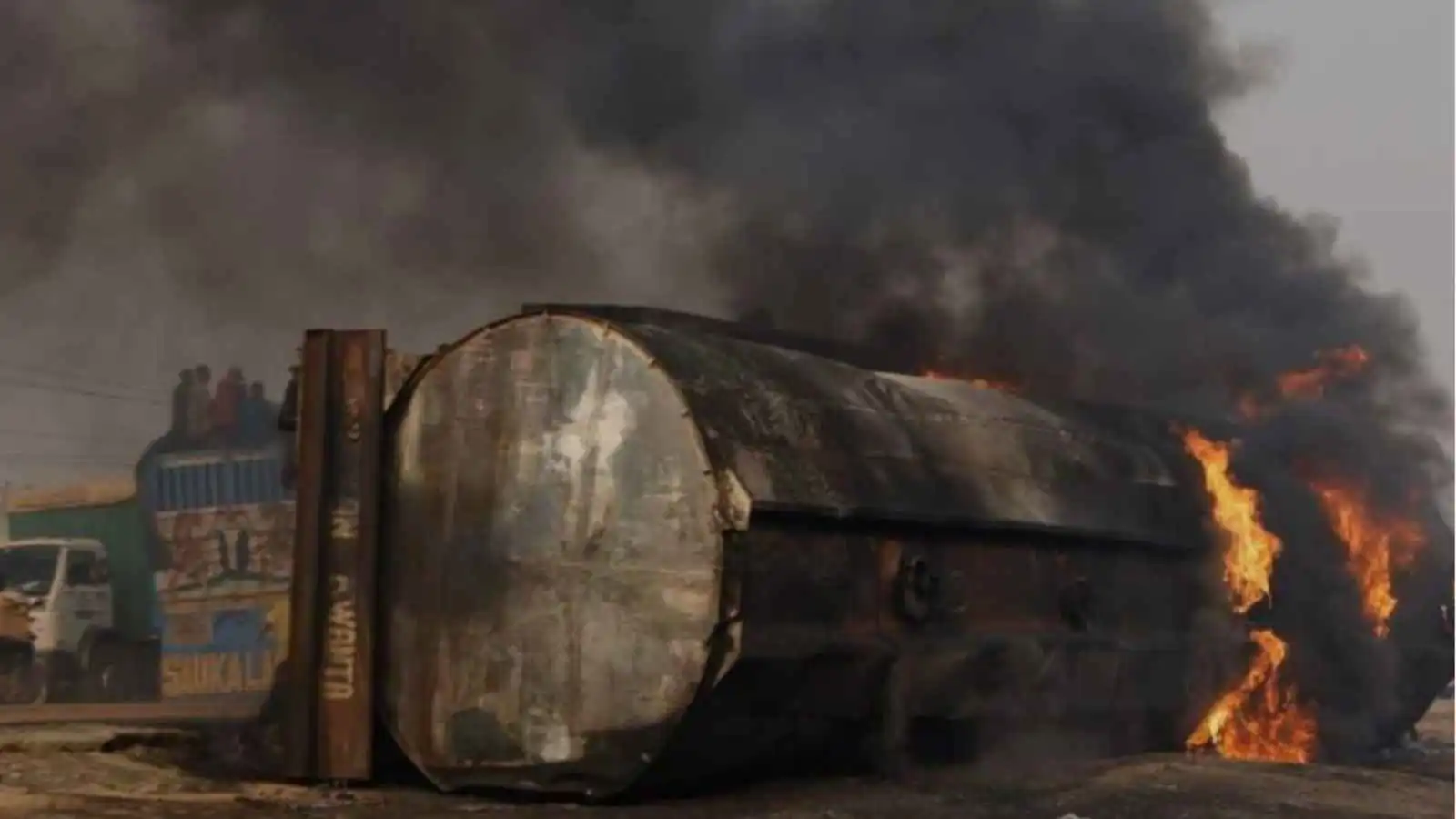 عشرات القتلى والإصابات بانفجار شاحنة صهريج في نيجيريا