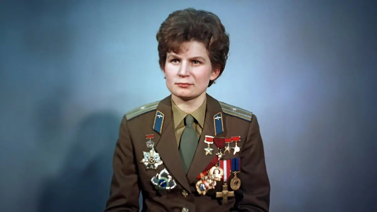 في ذكرى رحلتها الستين للفضاء.. سيد مكاوي يغني لفالنتينا في مصر