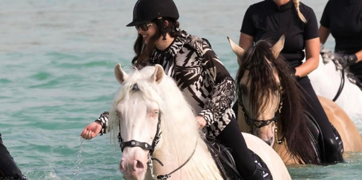 بالفيديو والصور.. بنات الشيخ محمد بن راشد يمارسن هذه الرياضة الخطرة في دبي