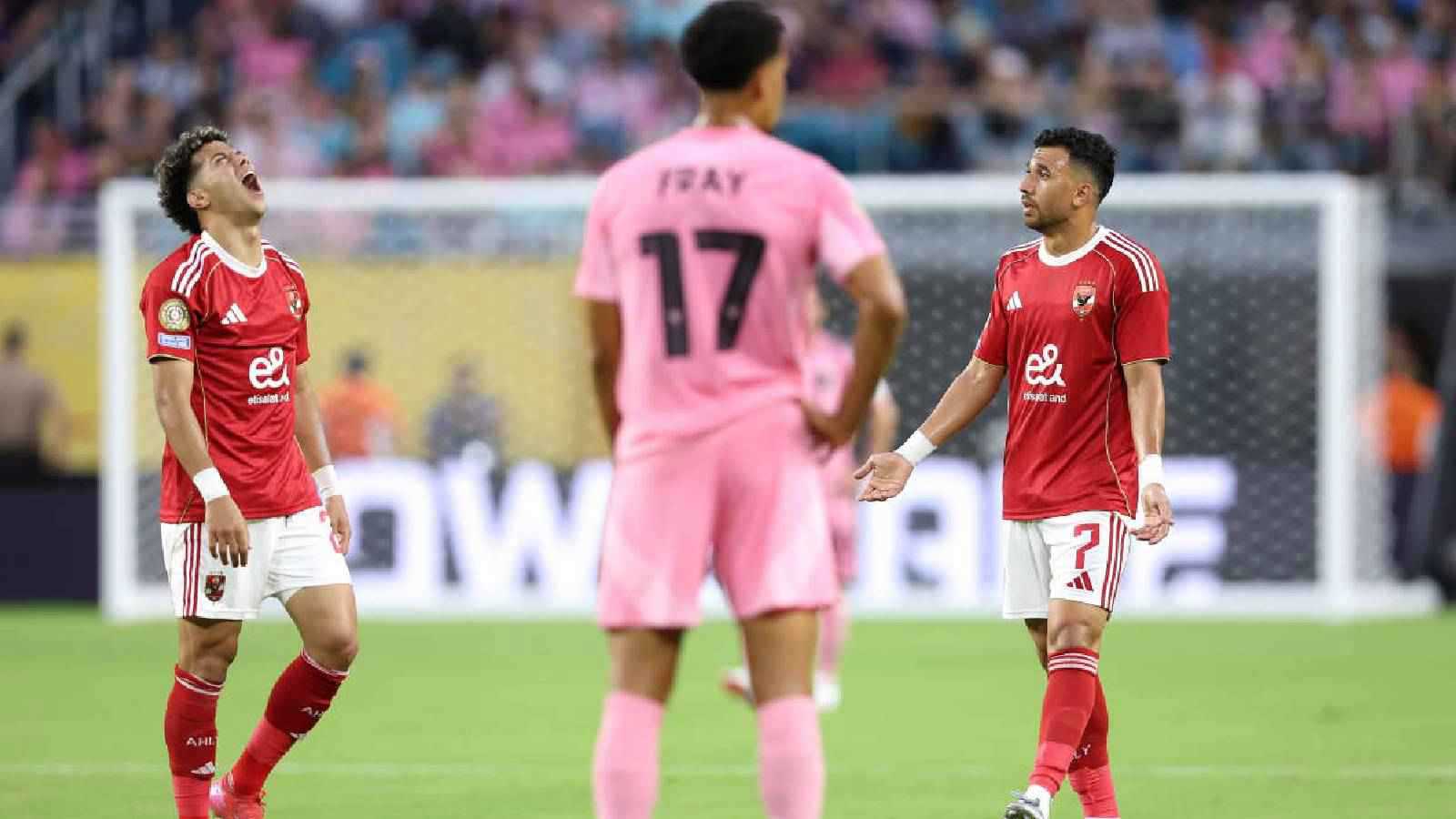 الشامت "مجروح".. قناة الأهلي تشن هجوما على إمام عاشور 