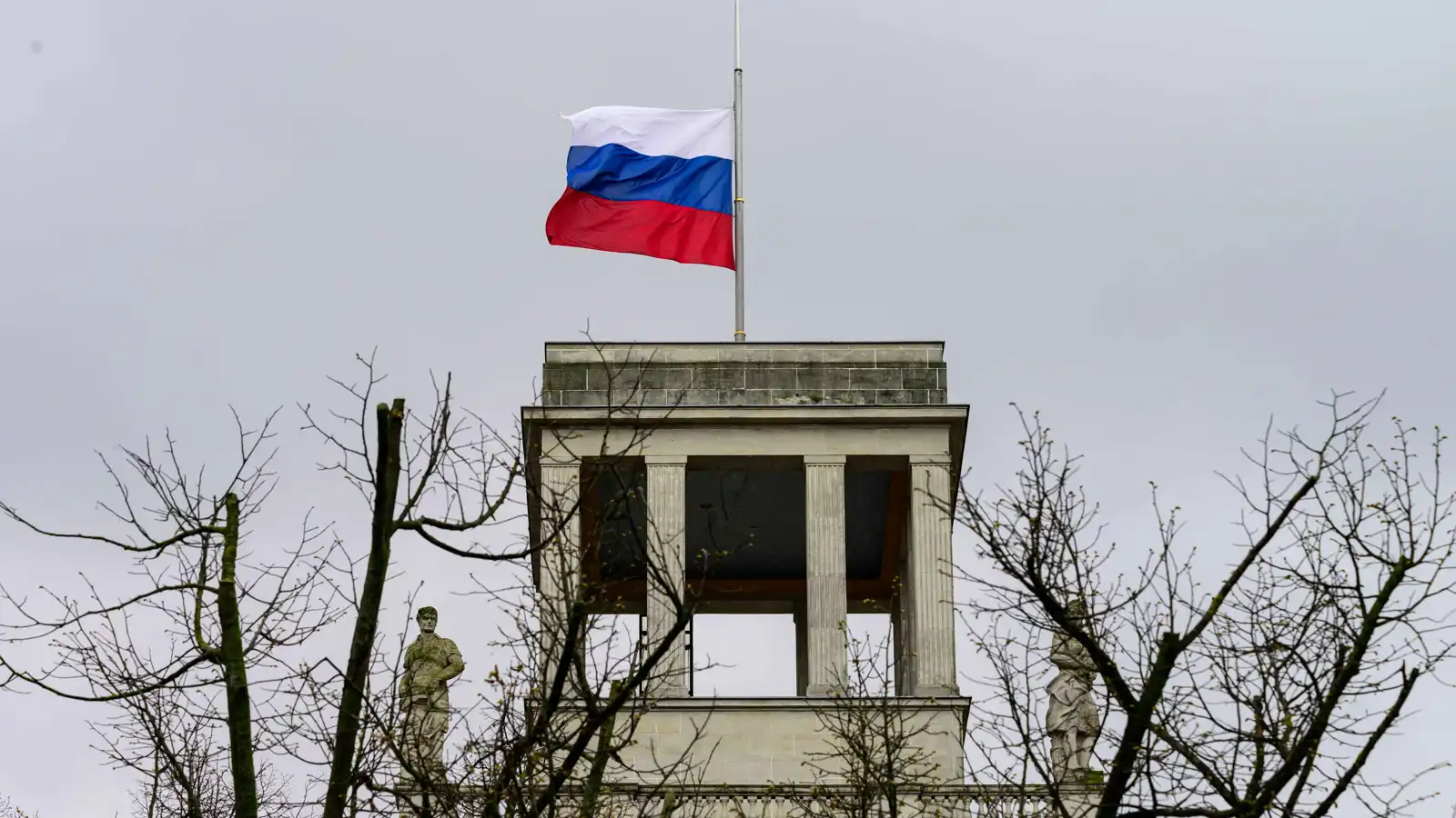 عودة موسكو إلى (G8).. خفايا "البند الحرج" في خطة ترامب