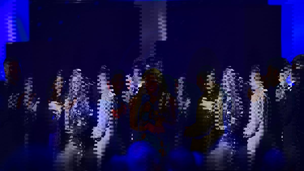 كولومبيون بينهم شاكيرا ينالون الحصة الأكبر من جوائز غرامي