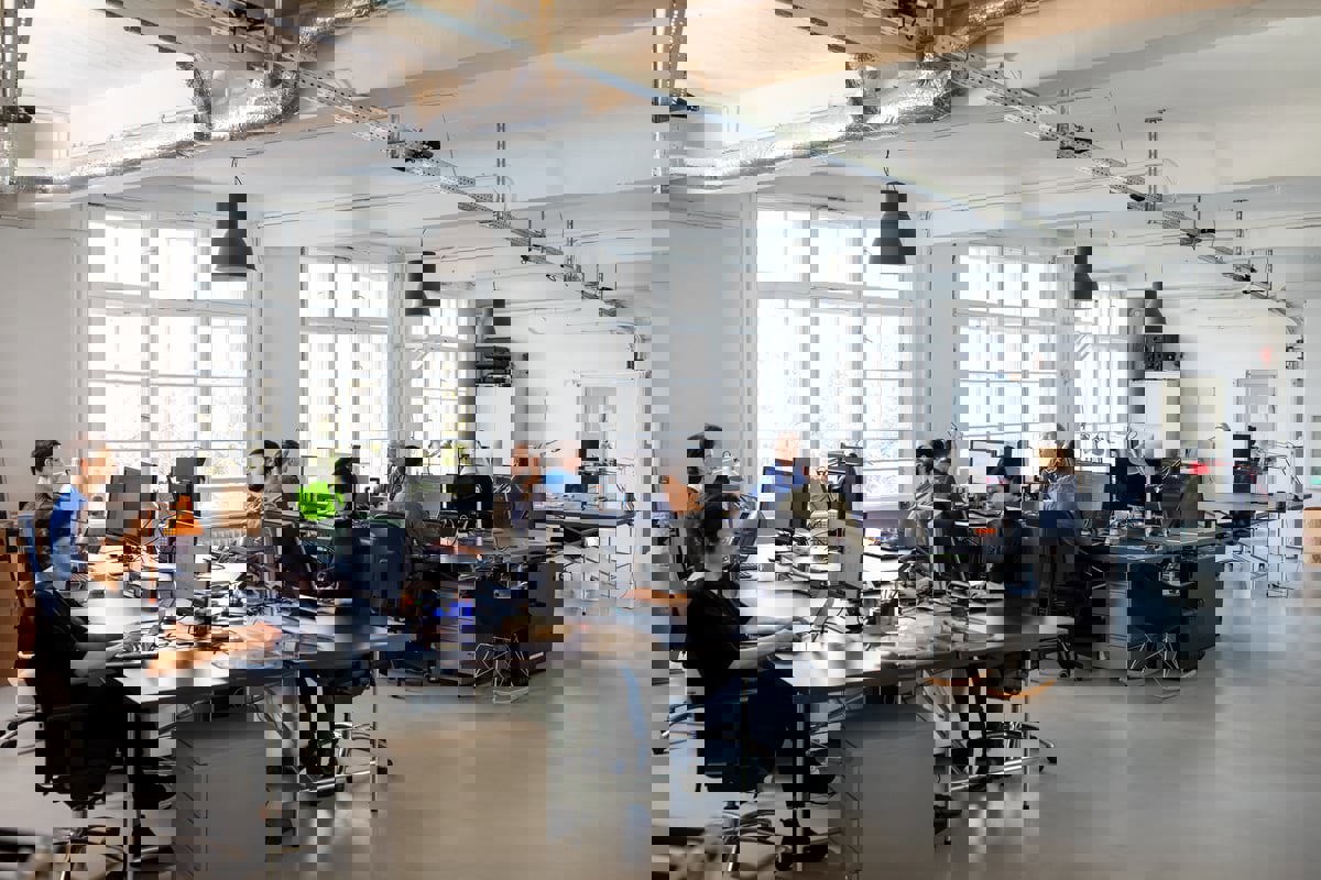 الجلوس لساعات في العمل يزيد فرصة الوفاة المبكرة