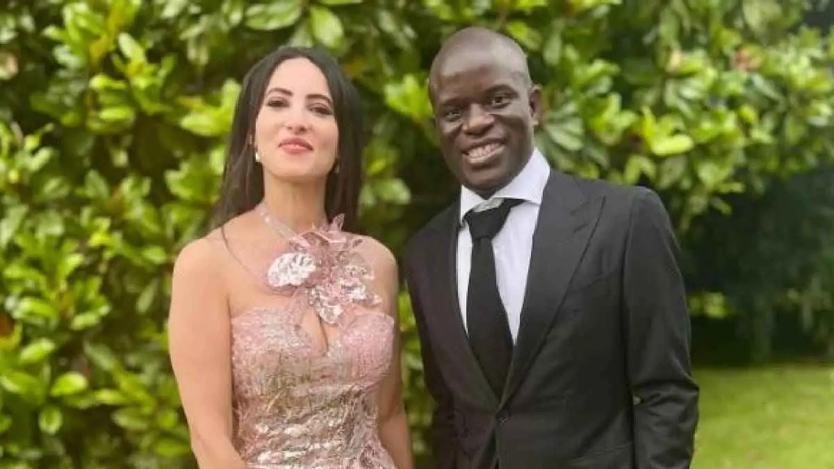 من هي الحسناء العربية التي ظهرت مع نغولو كانتي؟ (صور)