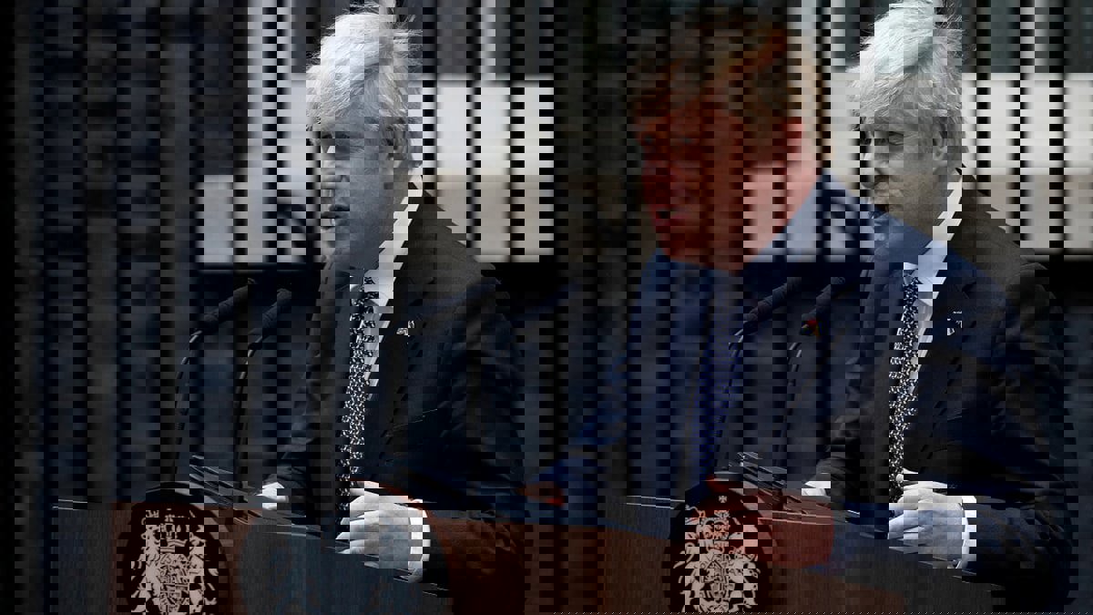 صحف عالمية: "عودة" جونسون تتصدر المشهد البريطاني.. و"قنبلة مائية" تخيف الأوكرانيين

