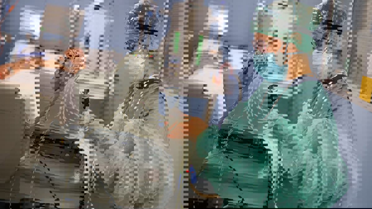 نجاة مصاب بفيروس "كورونا" بعد 4 شهور قضاها في غيبوبة