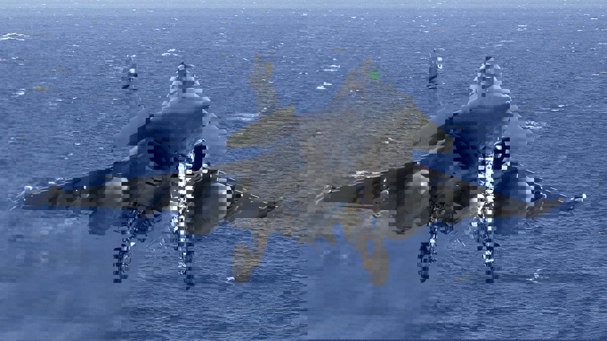 الإمارات توقع مع فرنسا اتفاقية لشراء 80 طائرة رافال