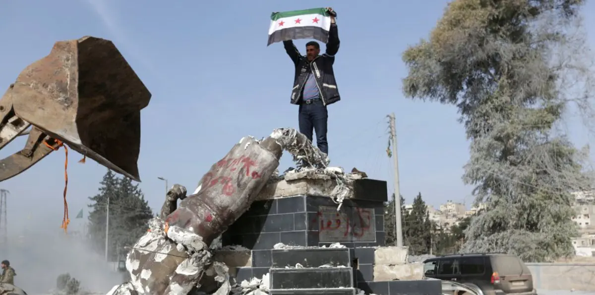 مقاتلون موالون لأنقرة ينهبون بعض المحال التجارية والمنازل في عفرين‎ السورية