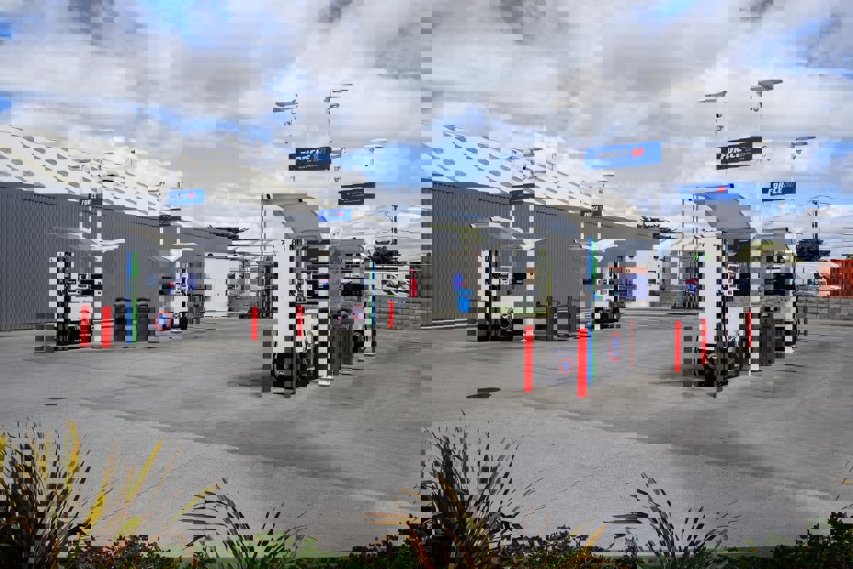 تعطل محطات الوقود في نيوزيلاندا بسبب "السنة الكبيسة"