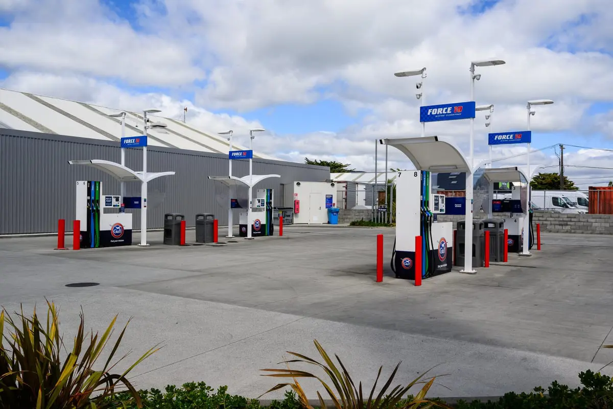 تعطل محطات الوقود في نيوزيلاندا بسبب "السنة الكبيسة"