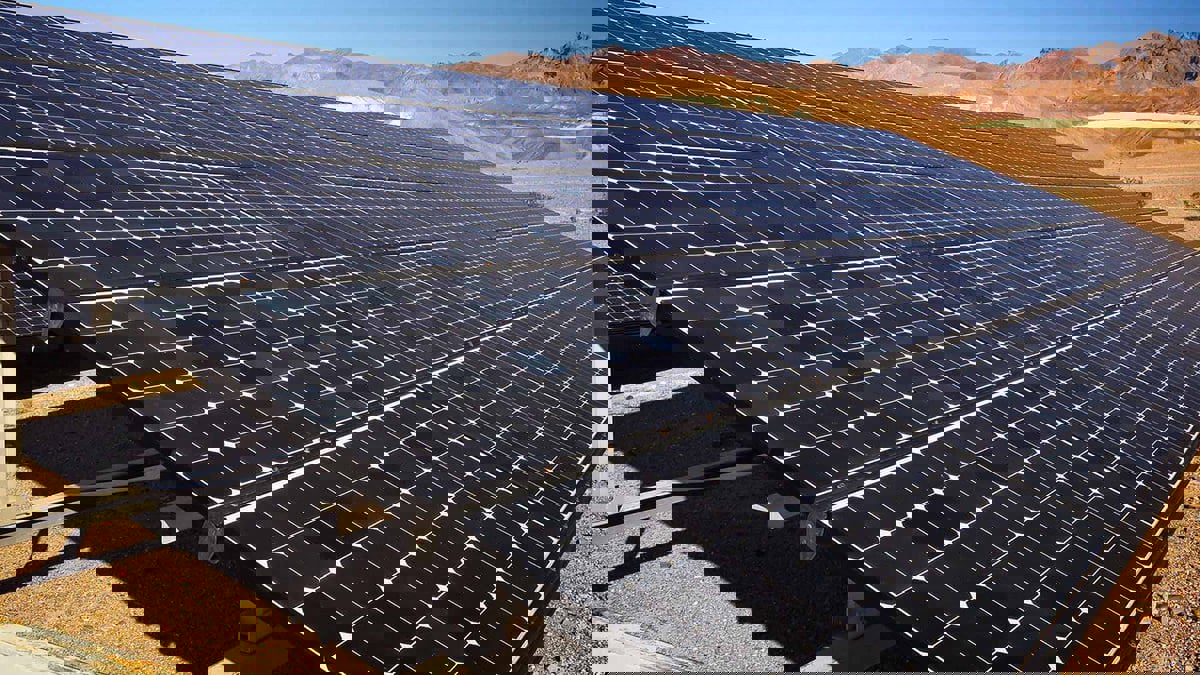 السعودية تطرح 5 مشاريع لإنتاج الكهرباء عبر الطاقة المتجددة