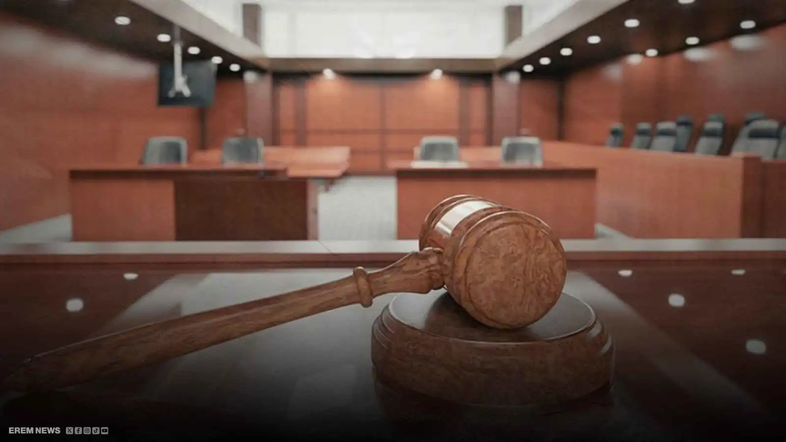 على أنغام عمرو دياب.. فنانة مصرية تقدم "وصلة رقص" داخل محكمة