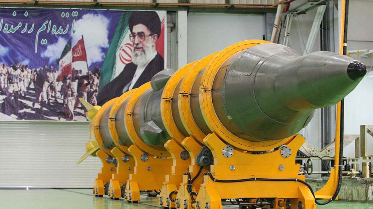 ما حقيقة وثائق تصنيع إيران خمسة رؤوس نووية؟