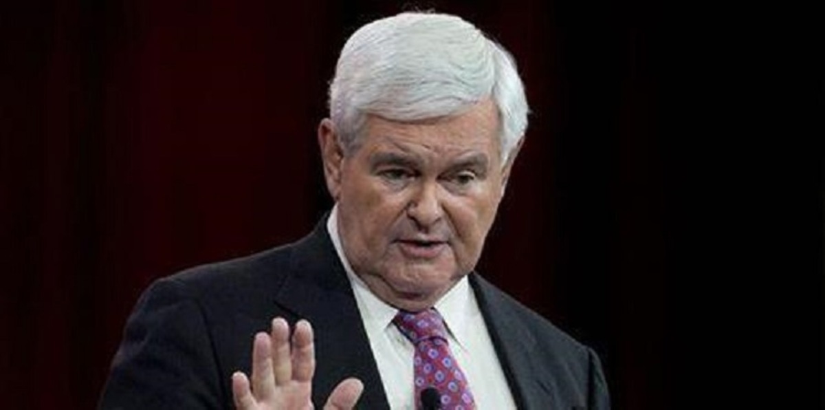 حليف لـ"ترامب": يجب إبعاد المسلمين المؤمنين بالشريعة الإسلامية من أمريكا‎