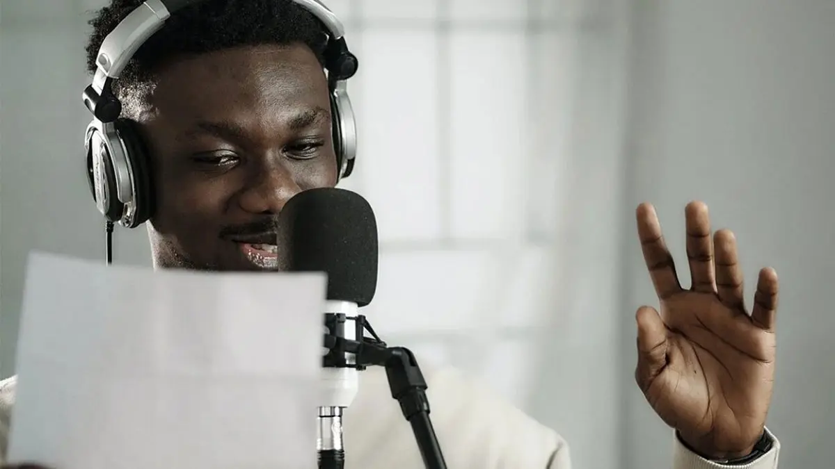 أداة ذكاء اصطناعي جديدة تنافس "الإلقاء الصوتي" البشري