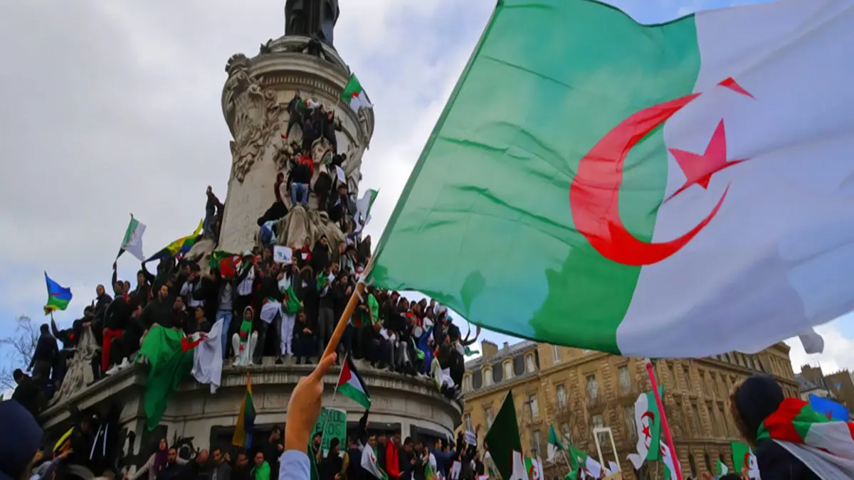 القضاء الجزائري يأمر بحبس 17 متهمًا بـ"تهديد الوحدة الوطنية"