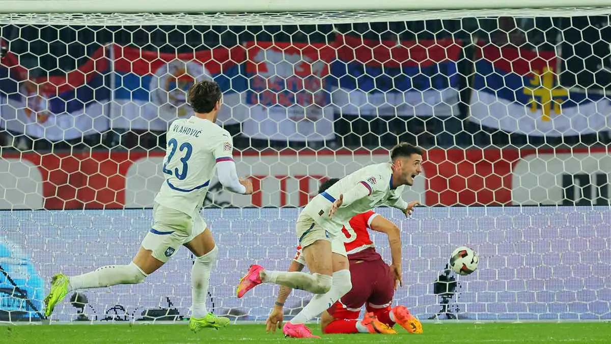 نجم يتعرض لإصابة أثناء تقليد احتفال رونالدو (فيديو)