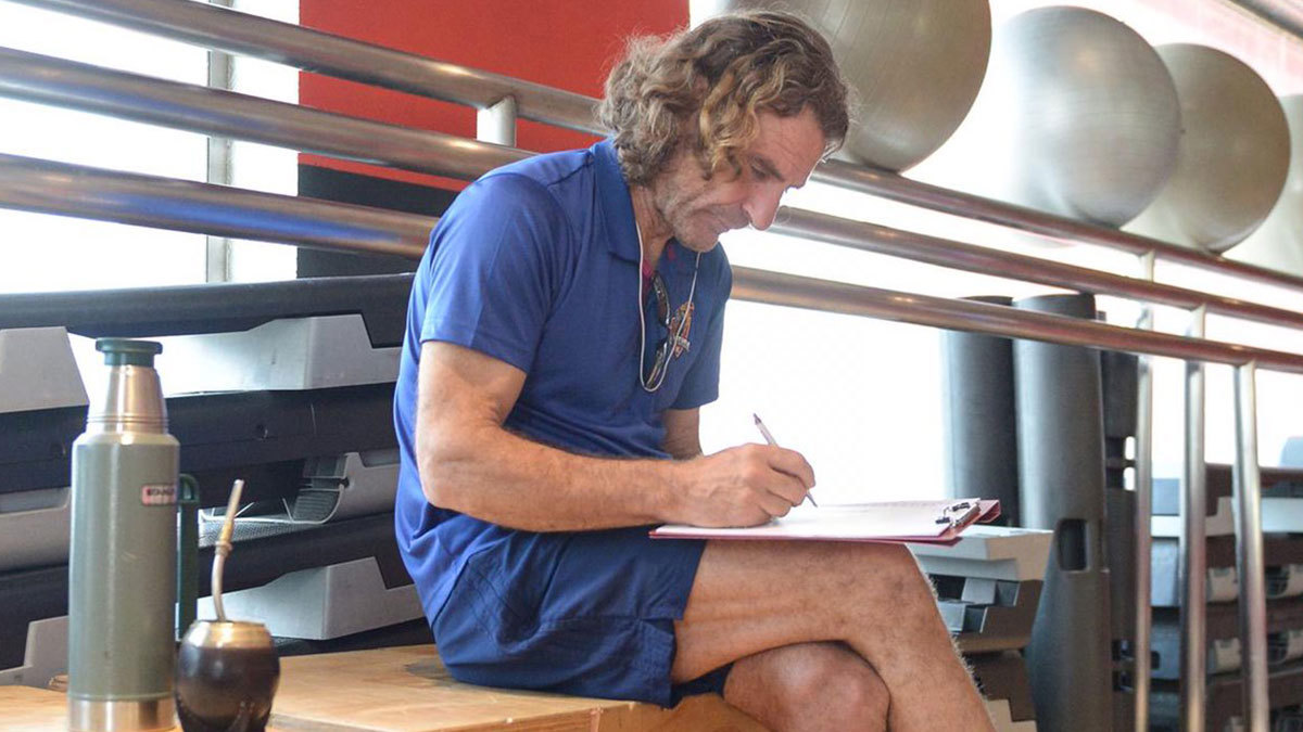 كارينيو يهاجم نادي النصر السعودي ويتهم إدارته بمعاملته "بطريقة غير لائقة" (فيديو)