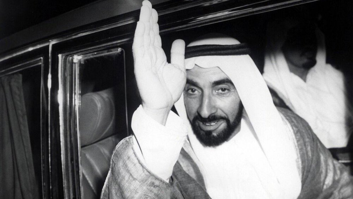 لماذا بكى الشيخ زايد؟!