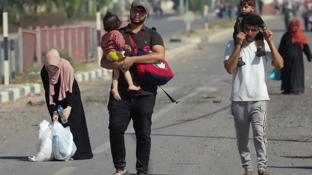 شارع صلاح الدين.. "طريق موت" لا بديل عنه للنازحين في غزة