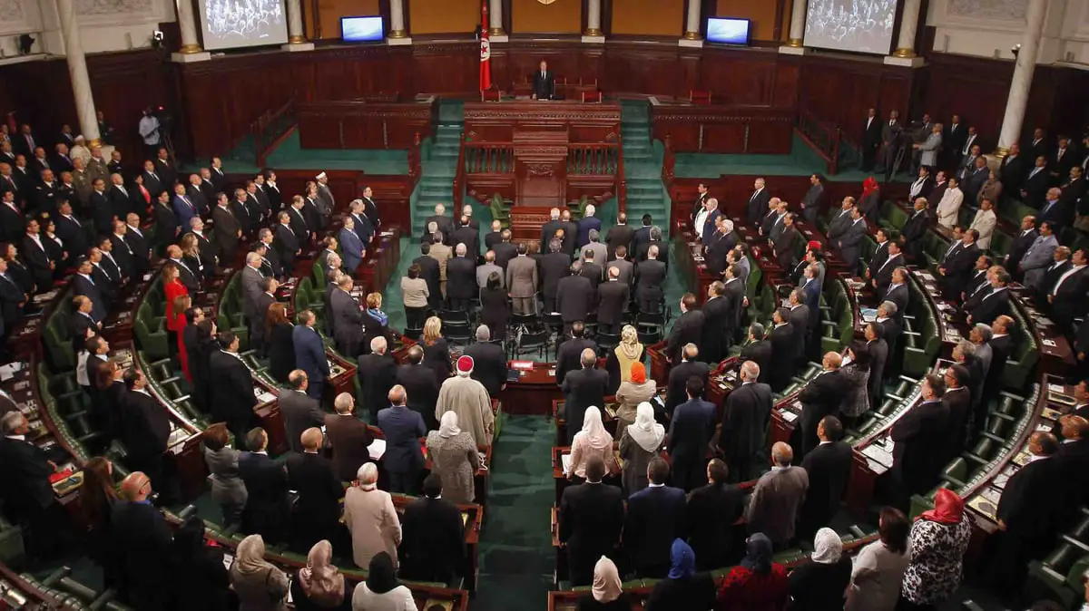 بعد "تمرّد" الشاهد.. هل يبقى نداء تونس زعيمًا للقوى الوسطية؟