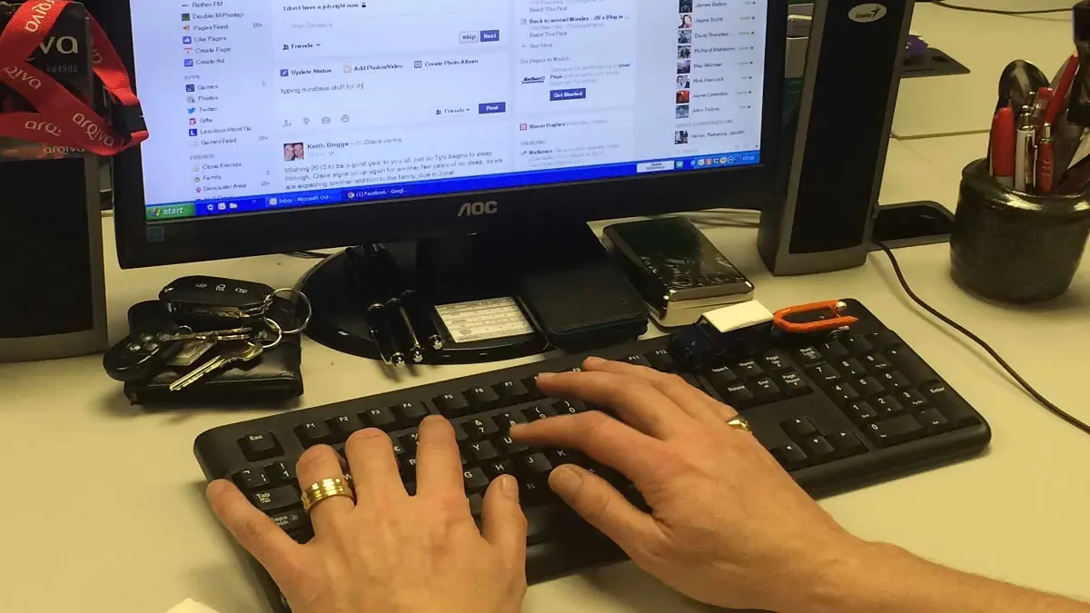 مصر.. القبض على "مُبتز" سيدات عبر فيسبوك