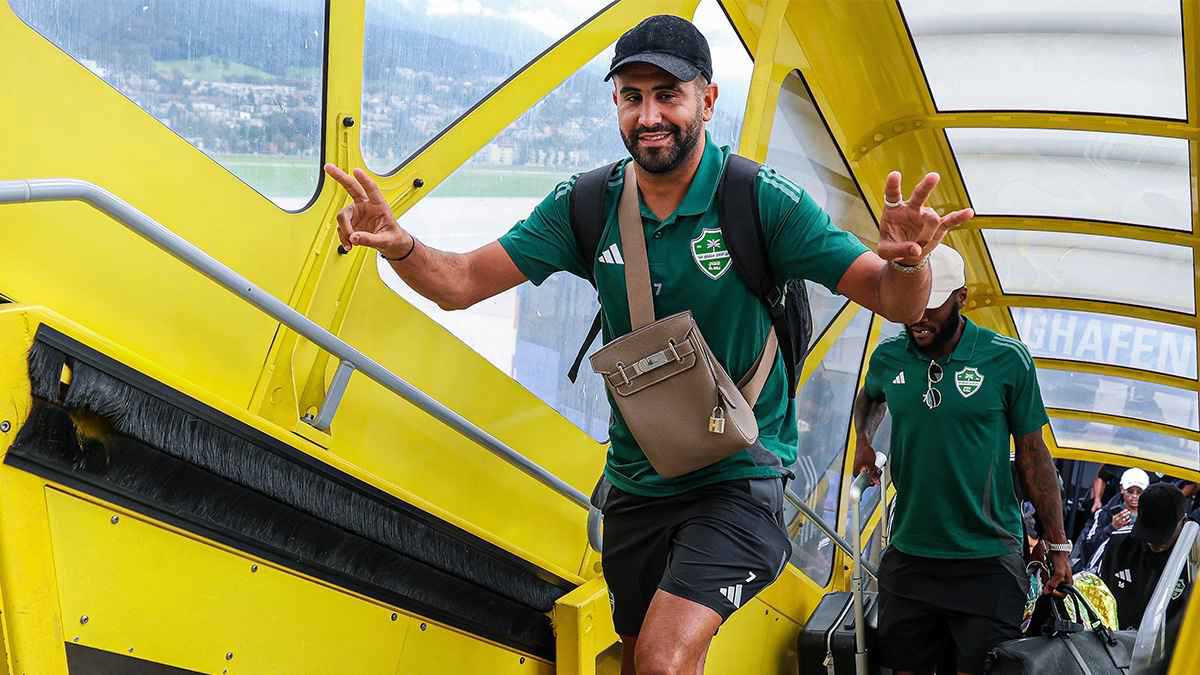 رياض محرز ضد فابريغاس.. الموعد والقنوات الناقلة لمباراة الأهلي السعودي وكومو