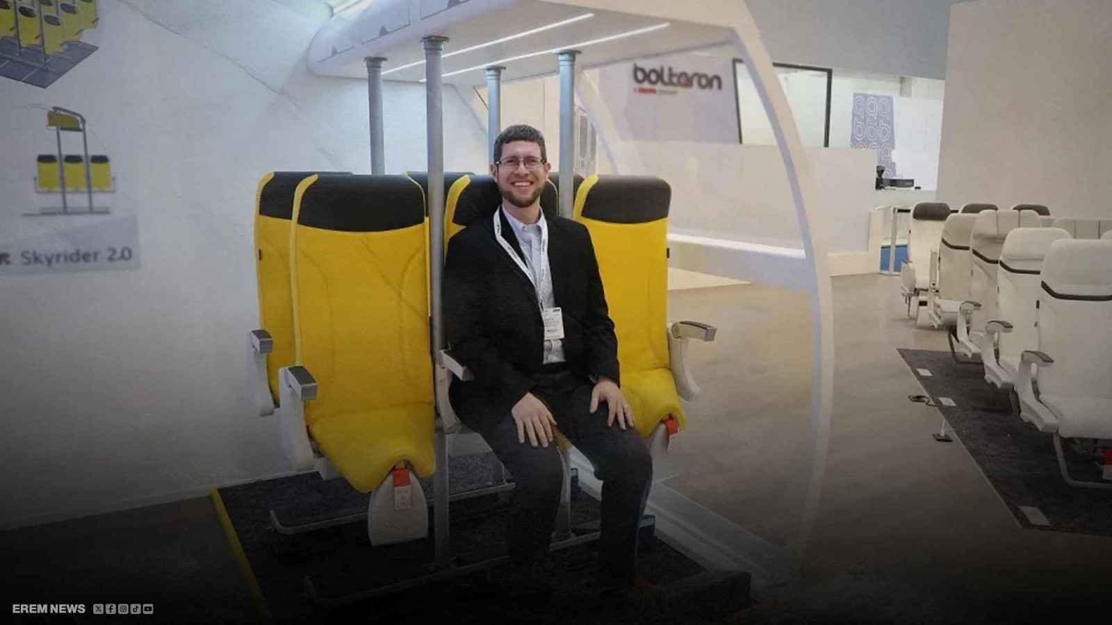 سفر "عالواقف".. كراسي غريبة ضمن رحلة جوية لتخفيف التكلفة (فيديو إرم)