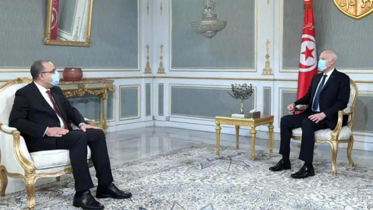 تواجه رفضا من قيس سعيّد والمعارضة.. هل تصمد "الحكومة المُصغّرة" في تونس؟