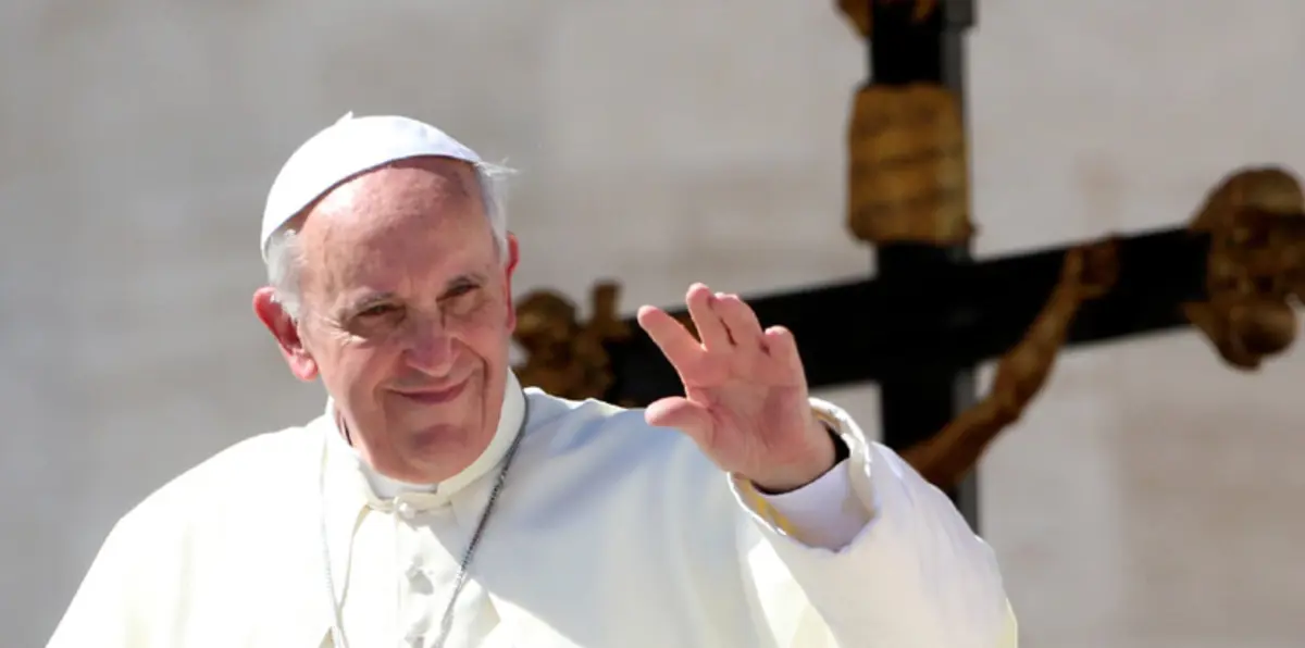 البابا فرنسيس يستضيف لاجئين سوريين على الغداء في الفاتيكان