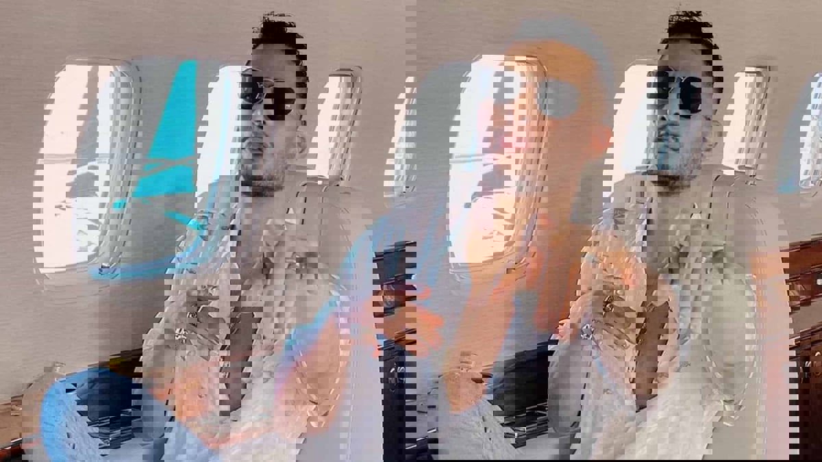 بـ"شعار الماسونية".. محمد رمضان يتجاهل منتقديه 