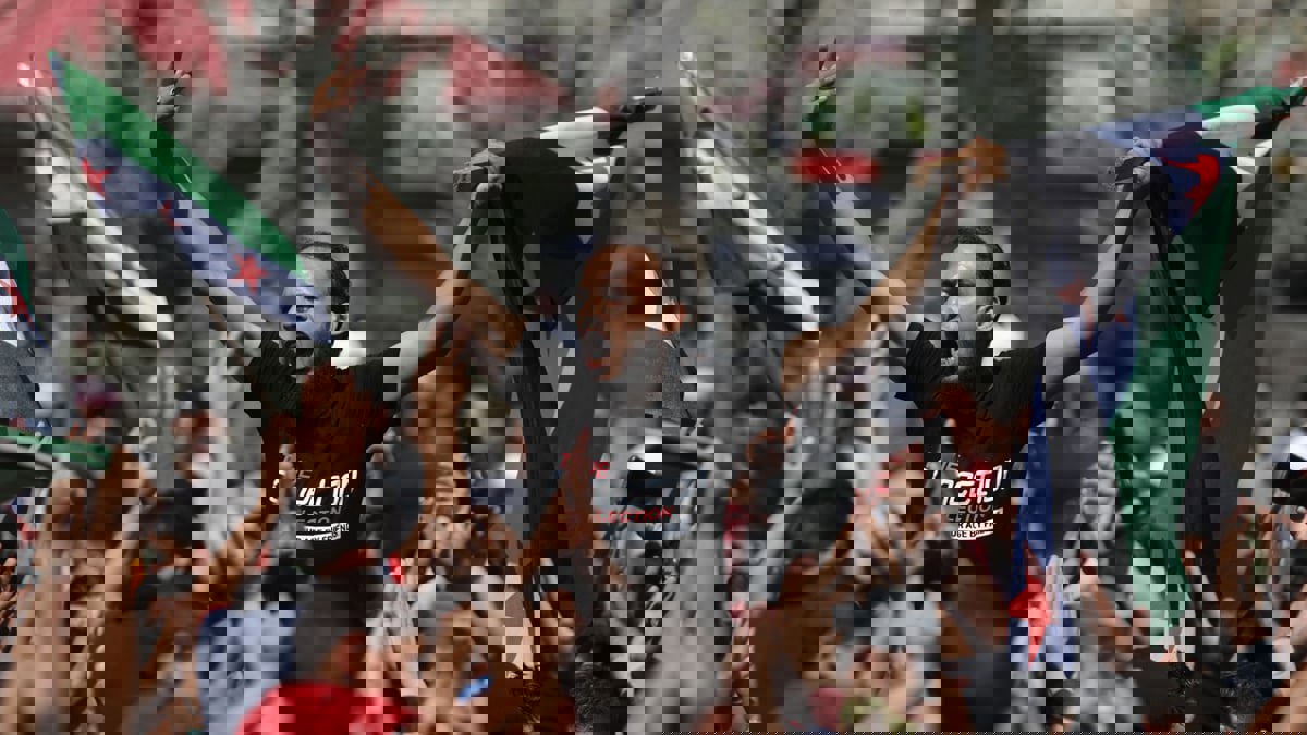 "لن نصالح".. آلاف السوريين يتظاهرون تنديدا بدعوة تركية