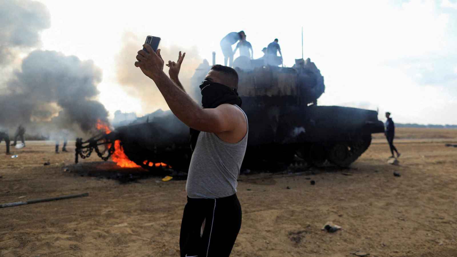 تسريبات نتنياهو.. اتصال هاتفي كان كفيلا بمنع هجوم أكتوبر