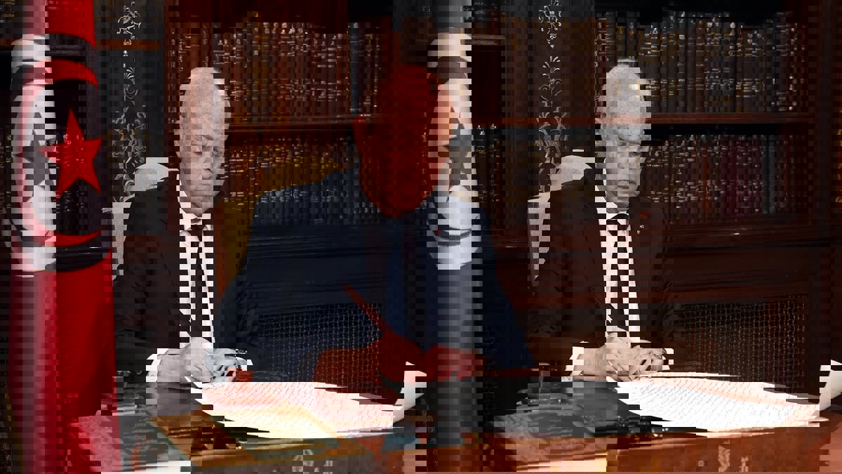 الرئيس التونسي يأمر بإرساء هيئة للصلح الجزائي لاستعادة "الأموال المنهوبة"