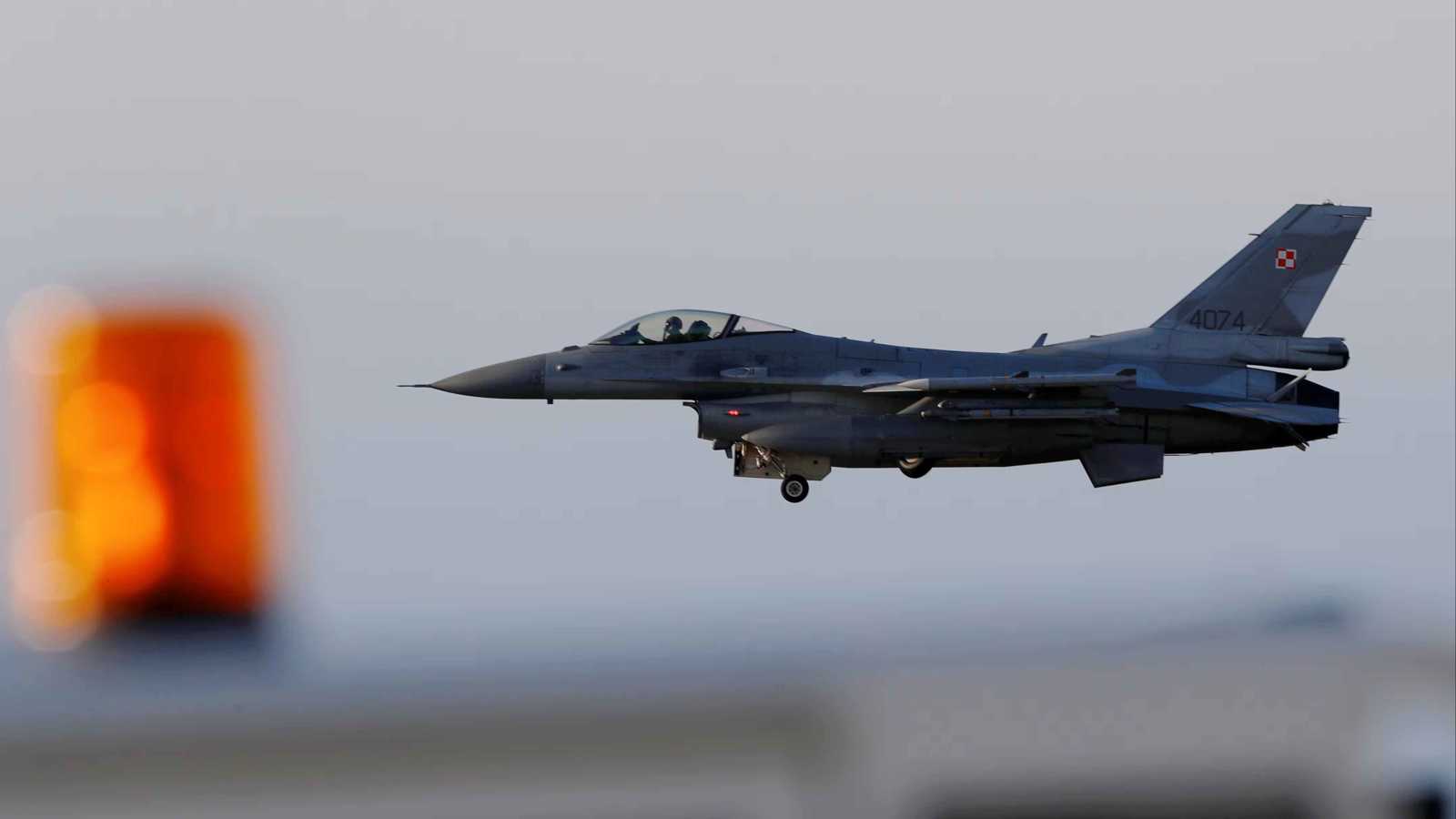 بعد "حادثة المسيّرات".. بولندا تعزز حماية مجالها الجوي