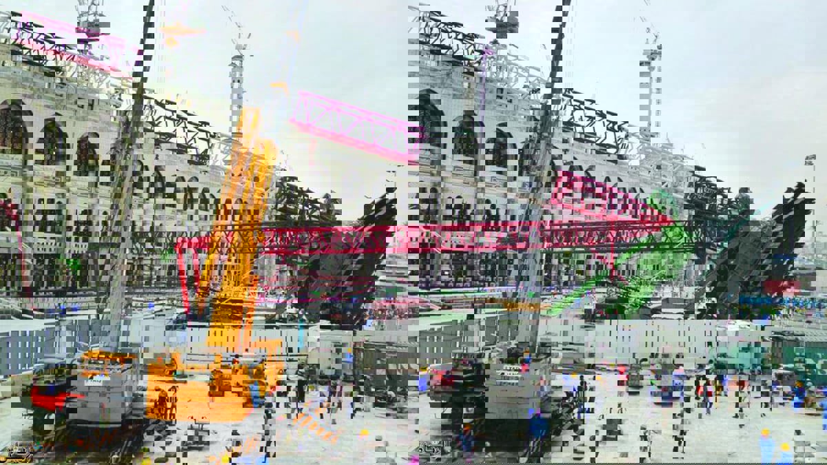 صحيفة: حكم نهائي ببراءة 13 متهما بقضية "رافعة الحرم" في السعودية