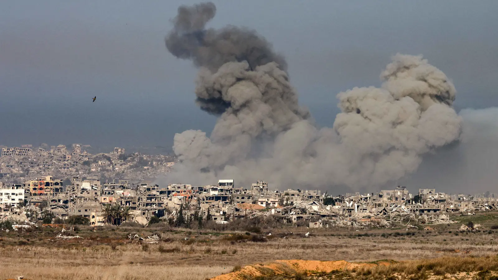 مقتل 5 جنود إسرائيليين بصاروخ مضاد للدروع شمالي غزة