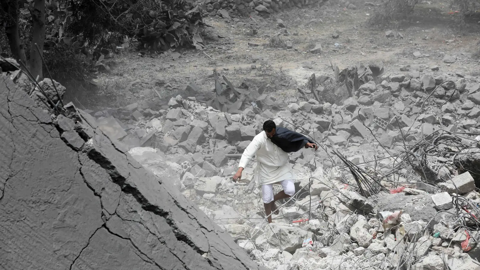 غارات أمريكية على أهداف عسكرية حوثية في صعدة