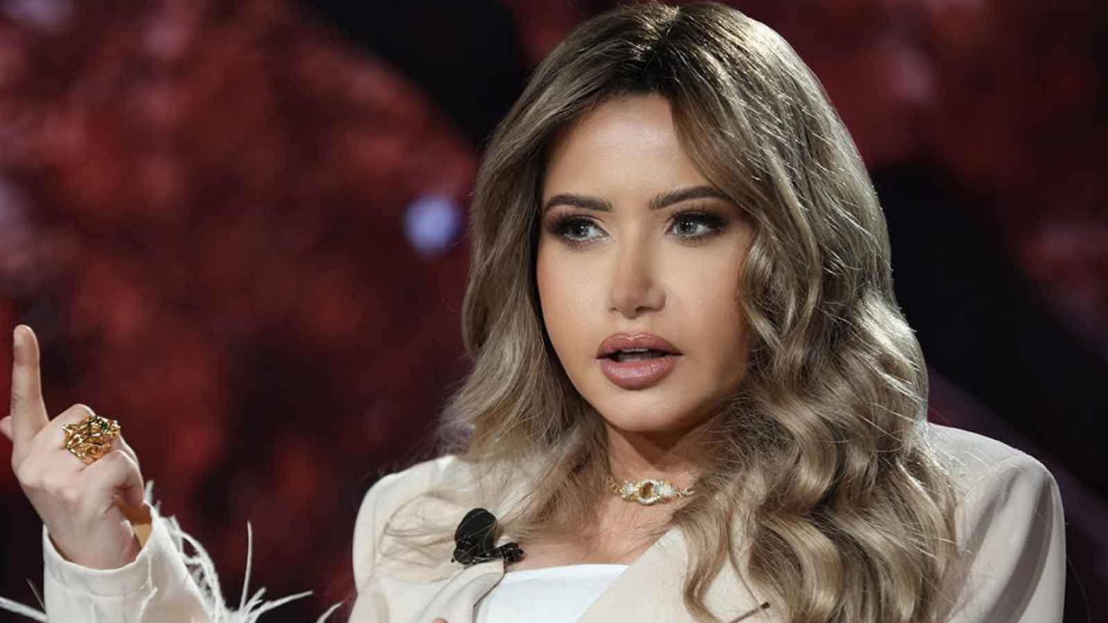"نوال الزغبي صدأت".. هجوم على مي العيدان بسبب تصريحاتها
